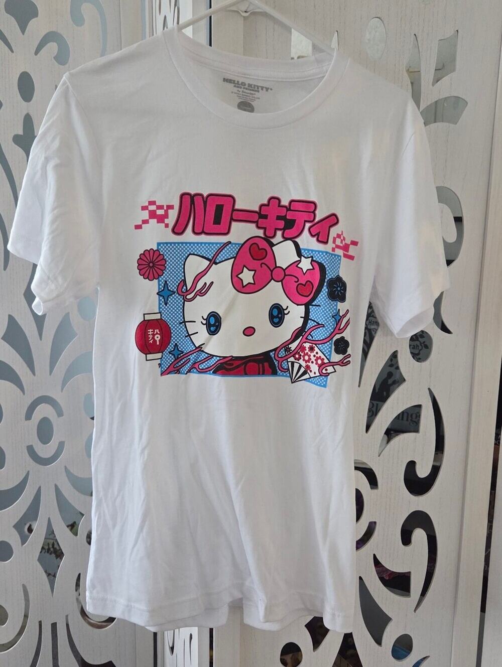 Hello Kitty Sanrio Shirt Womens Medium M NWOT Japanese Anime Graphic White Tee